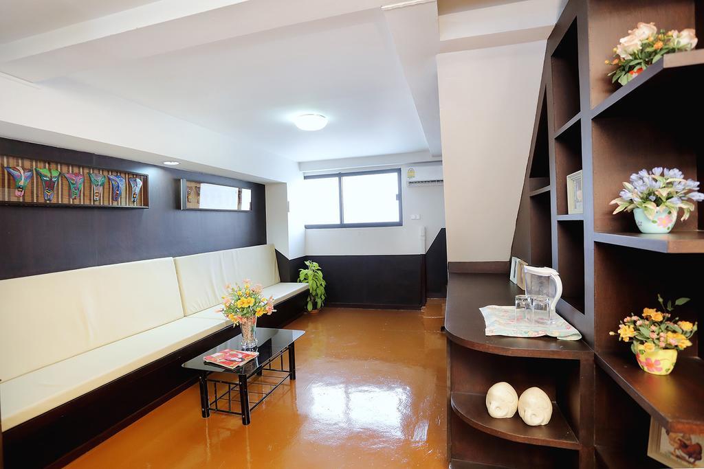 Baan Namtarn Guest House بانكوك الغرفة الصورة