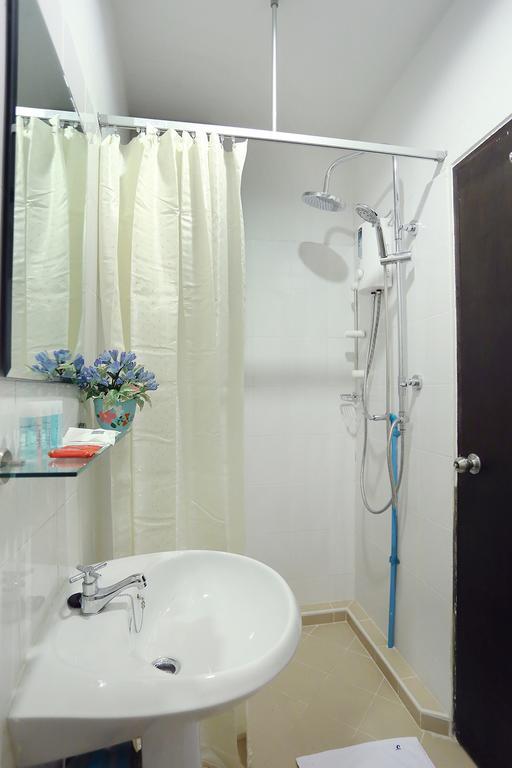 Baan Namtarn Guest House بانكوك الغرفة الصورة